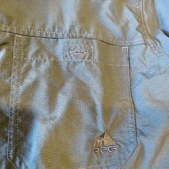 Nike ACG Short Sleeve Vented Button up Mens XL Outdoor Hiking Blue Adult - Picture 3 of 4